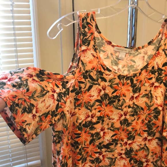 Dressbarn Flower Shirt 🧡 - Picture 3 of 4